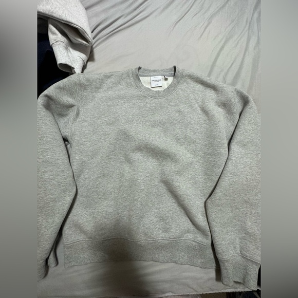Aritzia Sweatfleece Perfect Crewneck in Heather Chrome - Picture 3 of 4